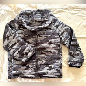 GapKids - StarWars Primaloft Fill Puffer Jacket, size M